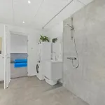 Pool House With Activity Room, Built In 2020, With A View Of The North Sea بيت للعطل