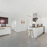 بيت للعطل Pool House With Activity Room, Built In 2020, With A View Of The North Sea