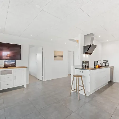 度假居 Pool House With Activity Room, Built In 2020, With A View Of The North Sea