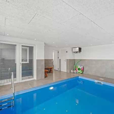 Pool House With Activity Room, Built In 2020, With A View Of The North Sea 度假居