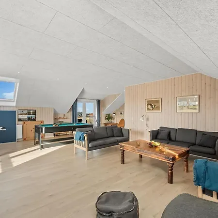 Pool House With Activity Room, Built In 2020, With A View Of The North Sea 度假居 *