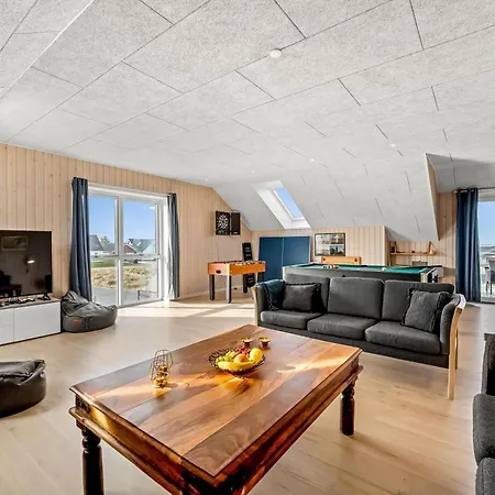 別荘 Pool House With Activity Room, Built In 2020, With A View Of The North Sea *