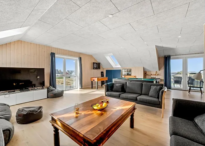 別荘 Pool House With Activity Room, Built In 2020, With A View Of The North Sea *