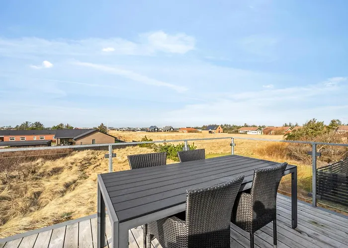 別荘 Pool House With Activity Room, Built In 2020, With A View Of The North Sea *